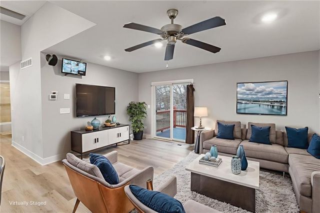 2312 NE 72ND Street, Kansas City, MO 64118