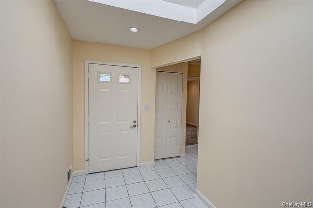 52 Admirals Drive E, Bay Shore, NY 11706