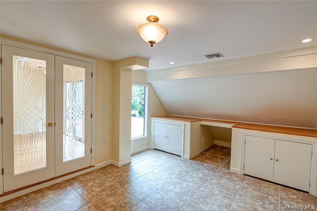 52 Admirals Drive E, Bay Shore, NY 11706