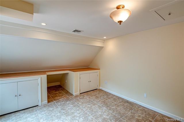 52 Admirals Drive E, Bay Shore, NY 11706