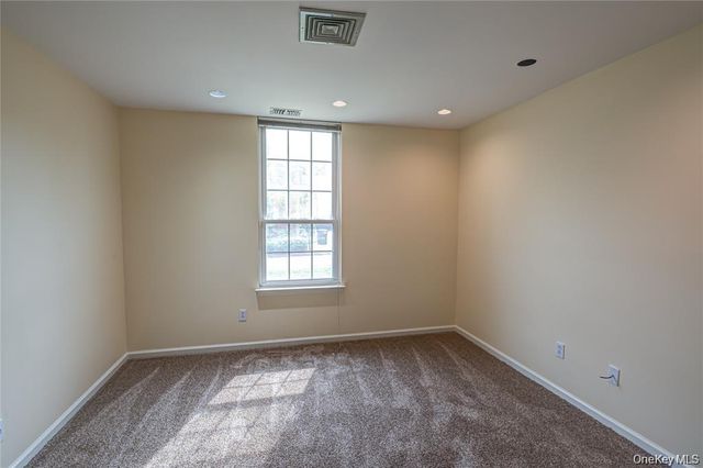 52 Admirals Drive E, Bay Shore, NY 11706