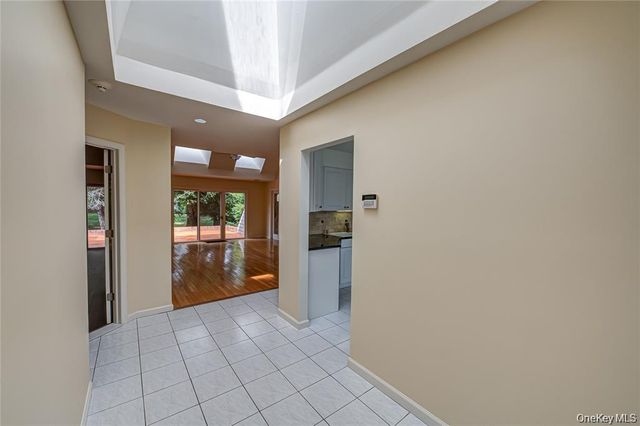 52 Admirals Drive E, Bay Shore, NY 11706