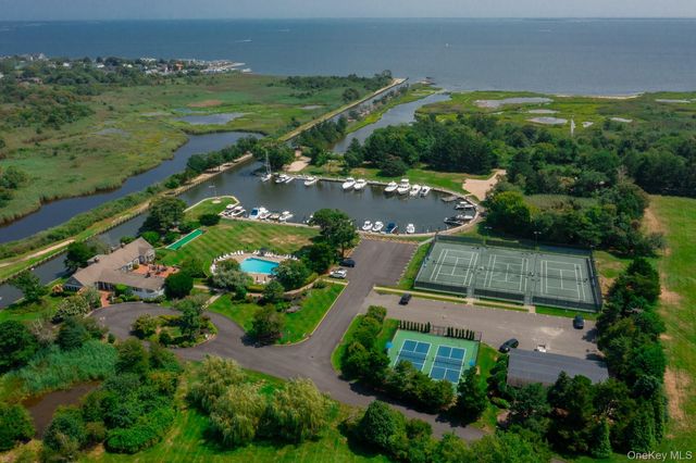 52 Admirals Drive E, Bay Shore, NY 11706