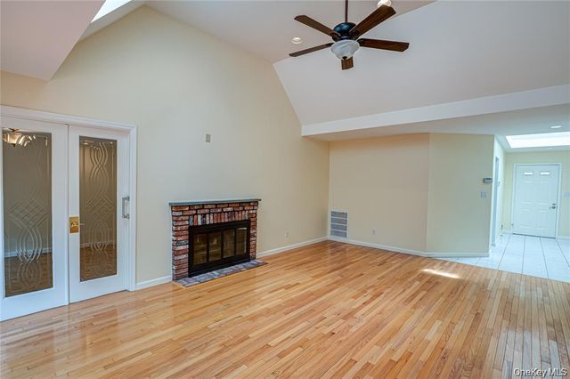 52 Admirals Drive E, Bay Shore, NY 11706