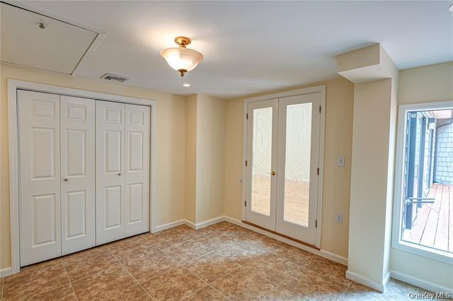 52 Admirals Drive E, Bay Shore, NY 11706