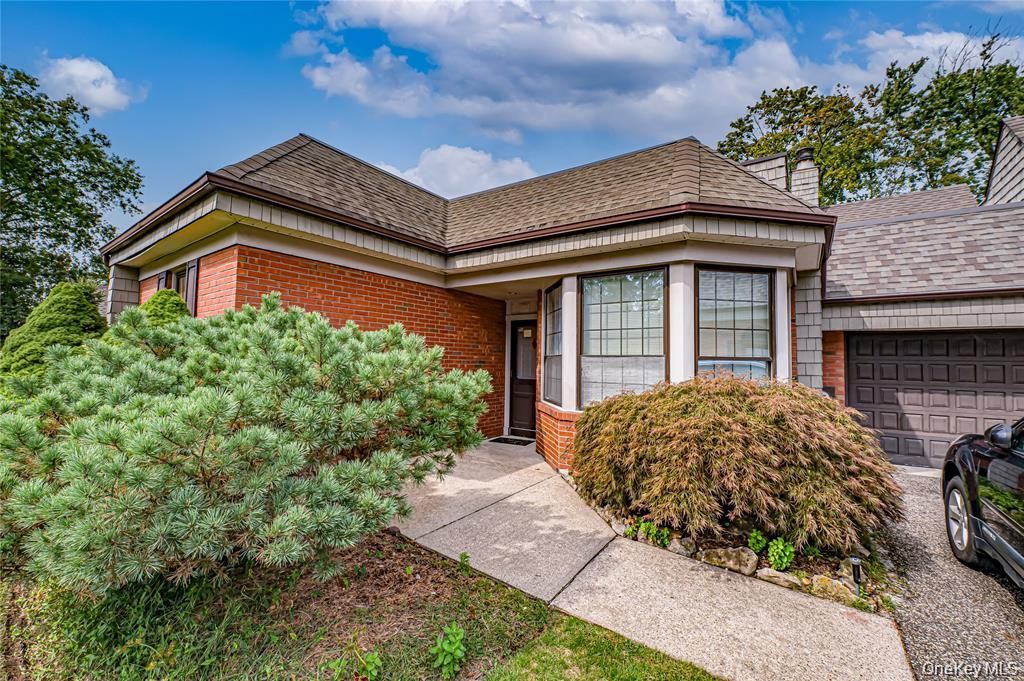 52 Admirals Drive E, Bay Shore, NY 11706