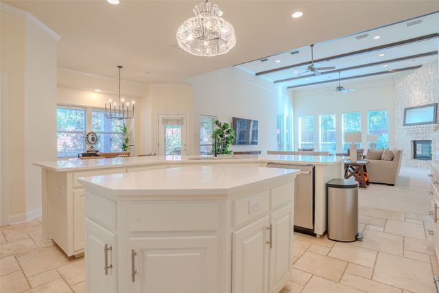 4212 Riverhollow Drive, Fort Worth, TX 76116