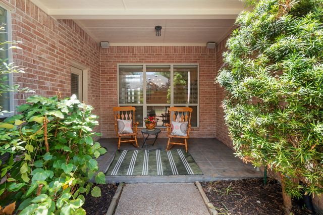 4212 Riverhollow Drive, Fort Worth, TX 76116