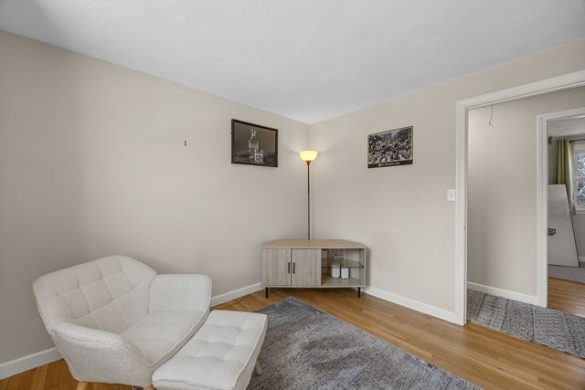 74 Meredith Dr, Falmouth, MA 02536