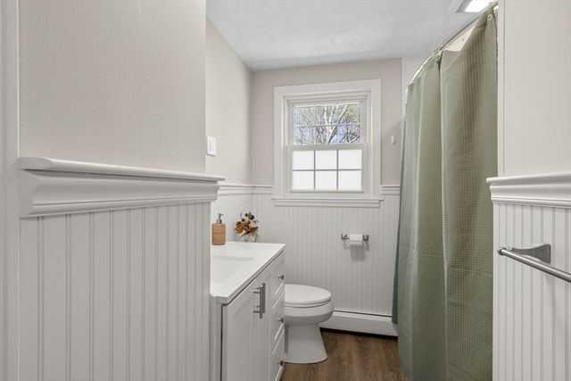 74 Meredith Dr, Falmouth, MA 02536