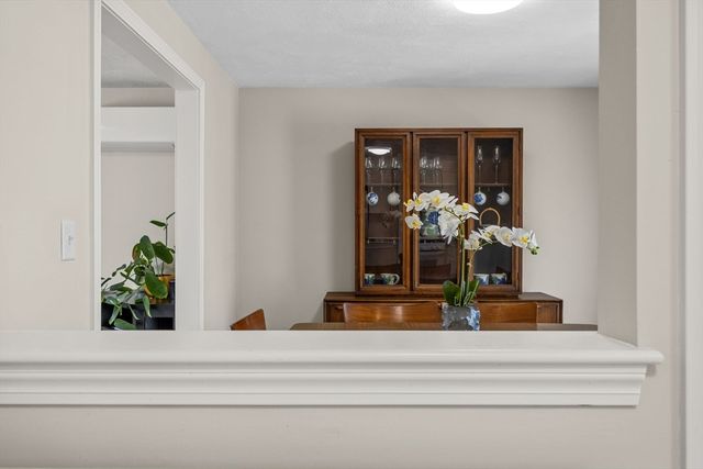 74 Meredith Dr, Falmouth, MA 02536