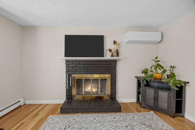 74 Meredith Dr, Falmouth, MA 02536