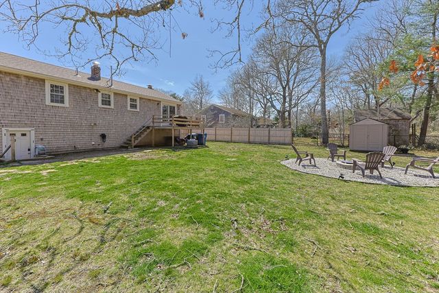 74 Meredith Dr, Falmouth, MA 02536