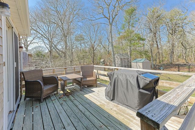 74 Meredith Dr, Falmouth, MA 02536