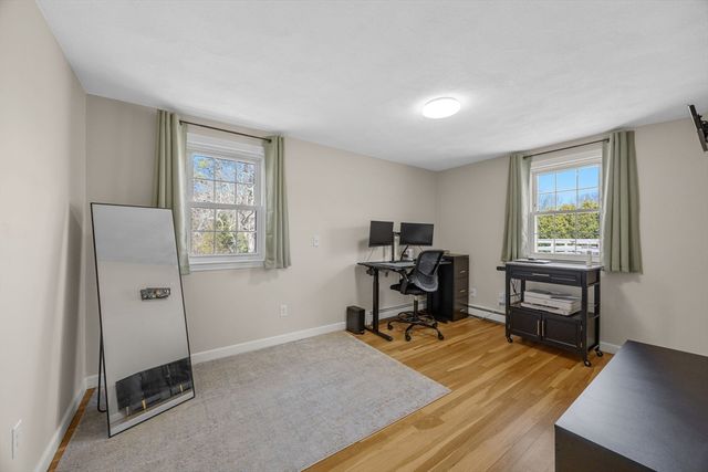 74 Meredith Dr, Falmouth, MA 02536