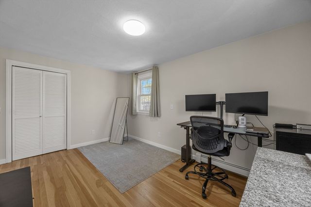 74 Meredith Dr, Falmouth, MA 02536