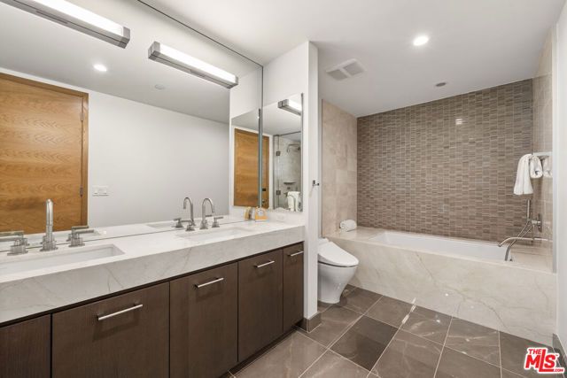 1755 Ocean Avenue 811, Santa Monica, CA 90401