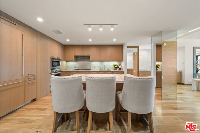 1755 Ocean Avenue 811, Santa Monica, CA 90401