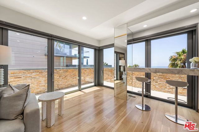 1755 Ocean Avenue 811, Santa Monica, CA 90401