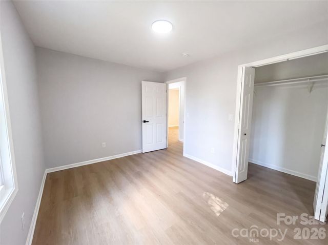 915 Kenham Place, Lenoir, NC 28645