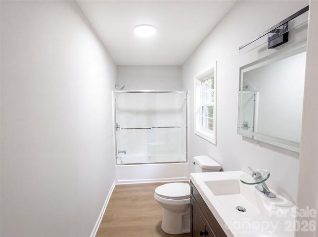 915 Kenham Place, Lenoir, NC 28645