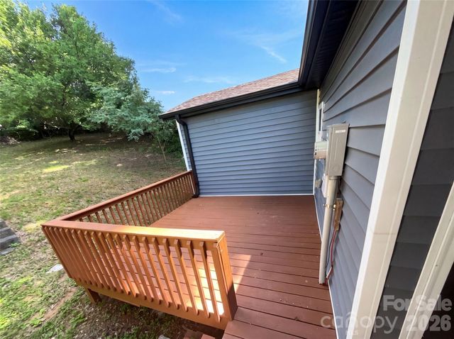 915 Kenham Place, Lenoir, NC 28645