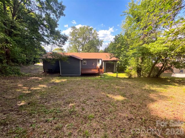 915 Kenham Place, Lenoir, NC 28645