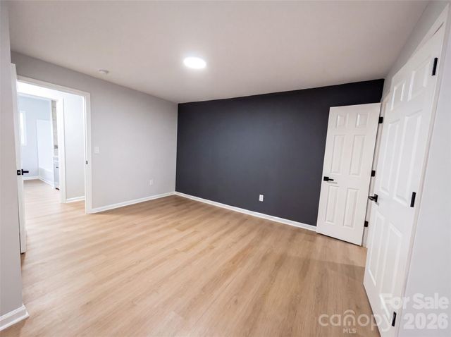 915 Kenham Place, Lenoir, NC 28645