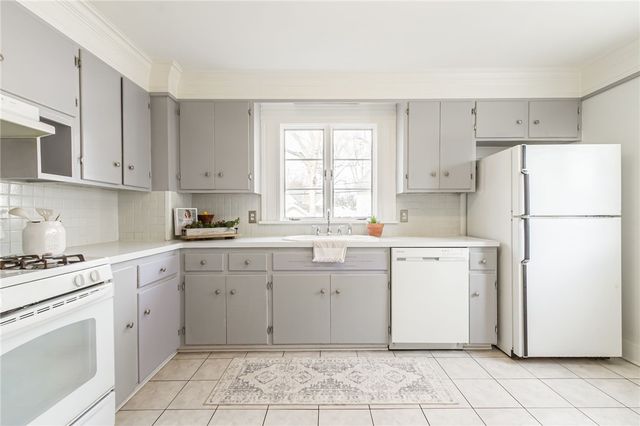 140 Rutledge Drive, Rochester, NY 14621