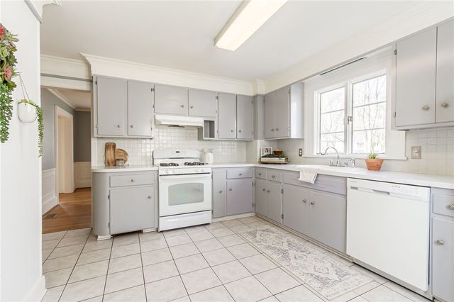 140 Rutledge Drive, Rochester, NY 14621