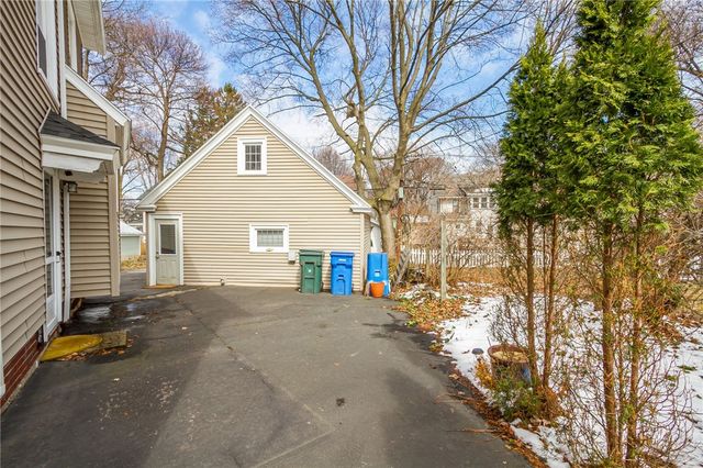 140 Rutledge Drive, Rochester, NY 14621