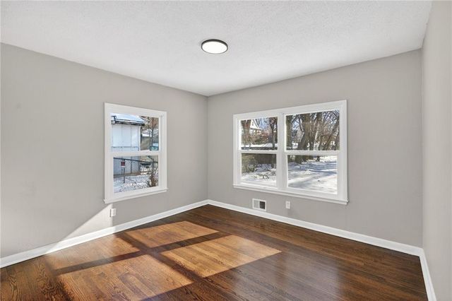 611 W 23rd Street, Independence, MO 64055