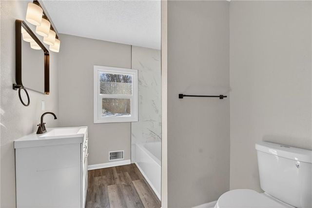 611 W 23rd Street, Independence, MO 64055