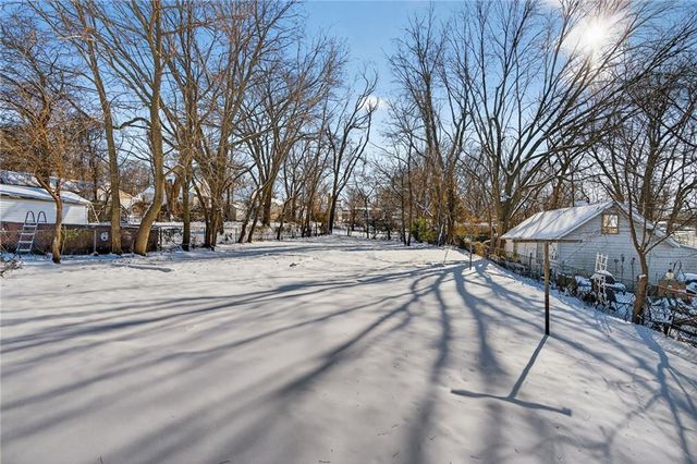 611 W 23rd Street, Independence, MO 64055