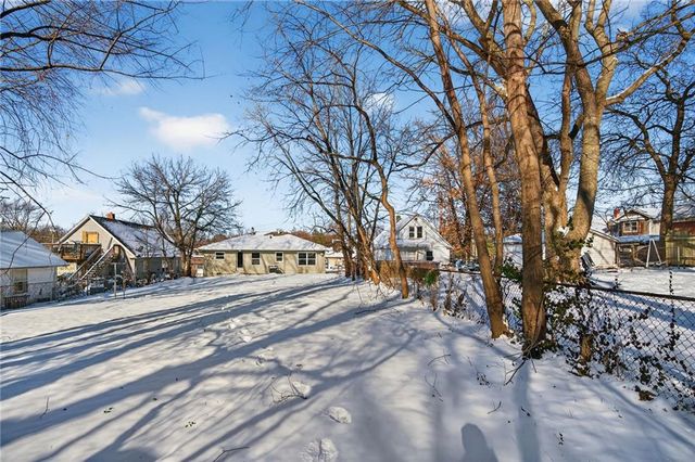 611 W 23rd Street, Independence, MO 64055