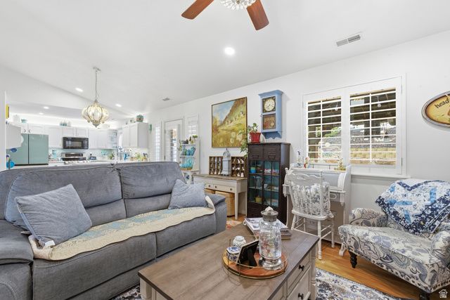 4055 S LAKE VISTA DR., Saratoga Springs, UT 84045