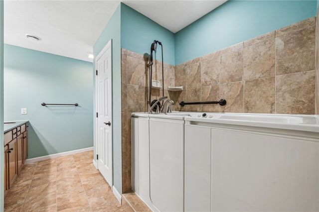 5034 Dana Dr, Jefferson Hills, PA 15025