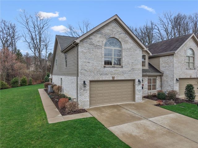 5034 Dana Dr, Jefferson Hills, PA 15025
