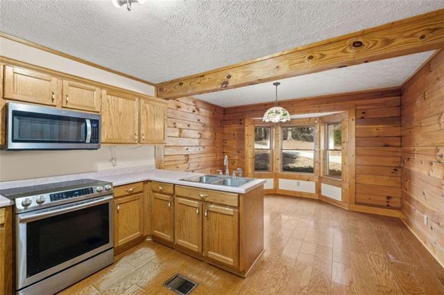 715 Woods Bridge Road, Commerce, GA 30529