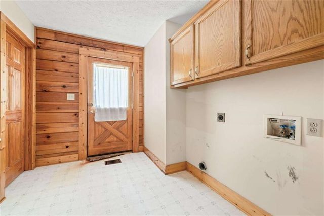 715 Woods Bridge Road, Commerce, GA 30529