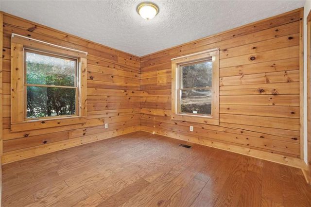 715 Woods Bridge Road, Commerce, GA 30529