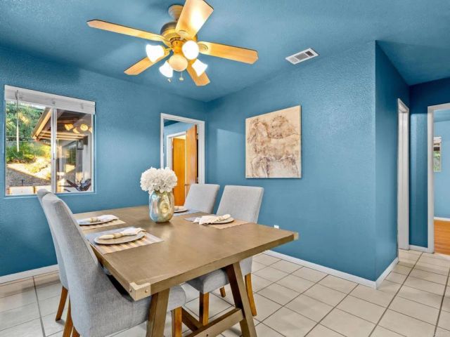 1130 Pebble Springs Lane, Escondido, CA 92026