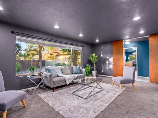 1130 Pebble Springs Lane, Escondido, CA 92026