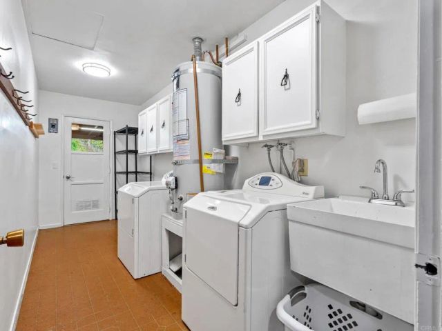 1130 Pebble Springs Lane, Escondido, CA 92026