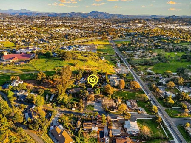 1130 Pebble Springs Lane, Escondido, CA 92026