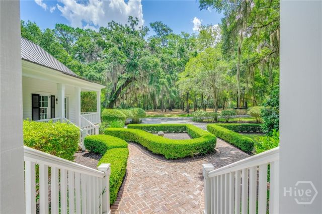 367 Ogeechee Lane, Richmond Hill, GA 31324