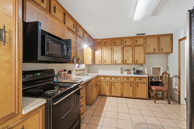 605 W 8th Street, Irving, TX 75060