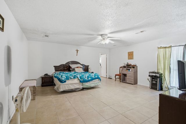 605 W 8th Street, Irving, TX 75060