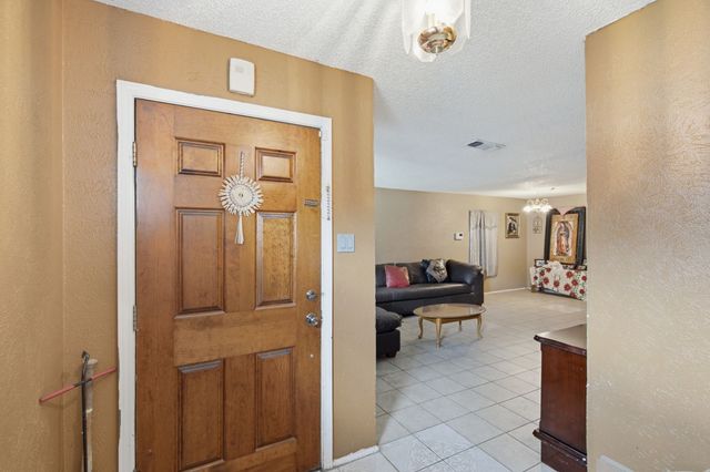605 W 8th Street, Irving, TX 75060