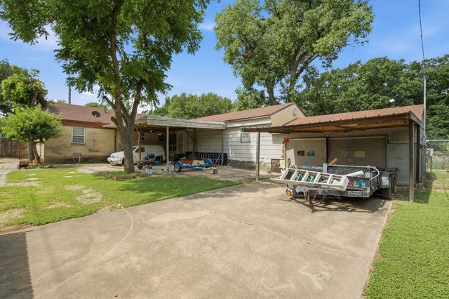605 W 8th Street, Irving, TX 75060